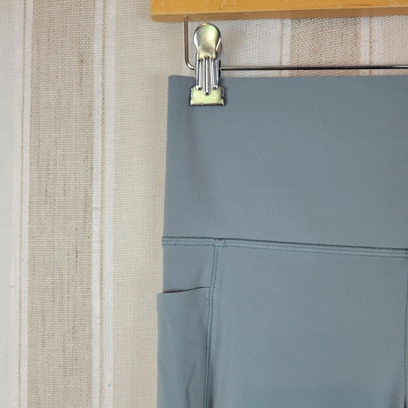 Athleta Salutation Stash Pocket 2 7/8 Tights Leggings Seafoam Green Size Small - Picture 6 of 13